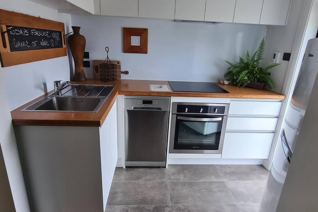 Apartment 1 - Haddin Court - Executive One Bedroom Blenheim Kültér fotó